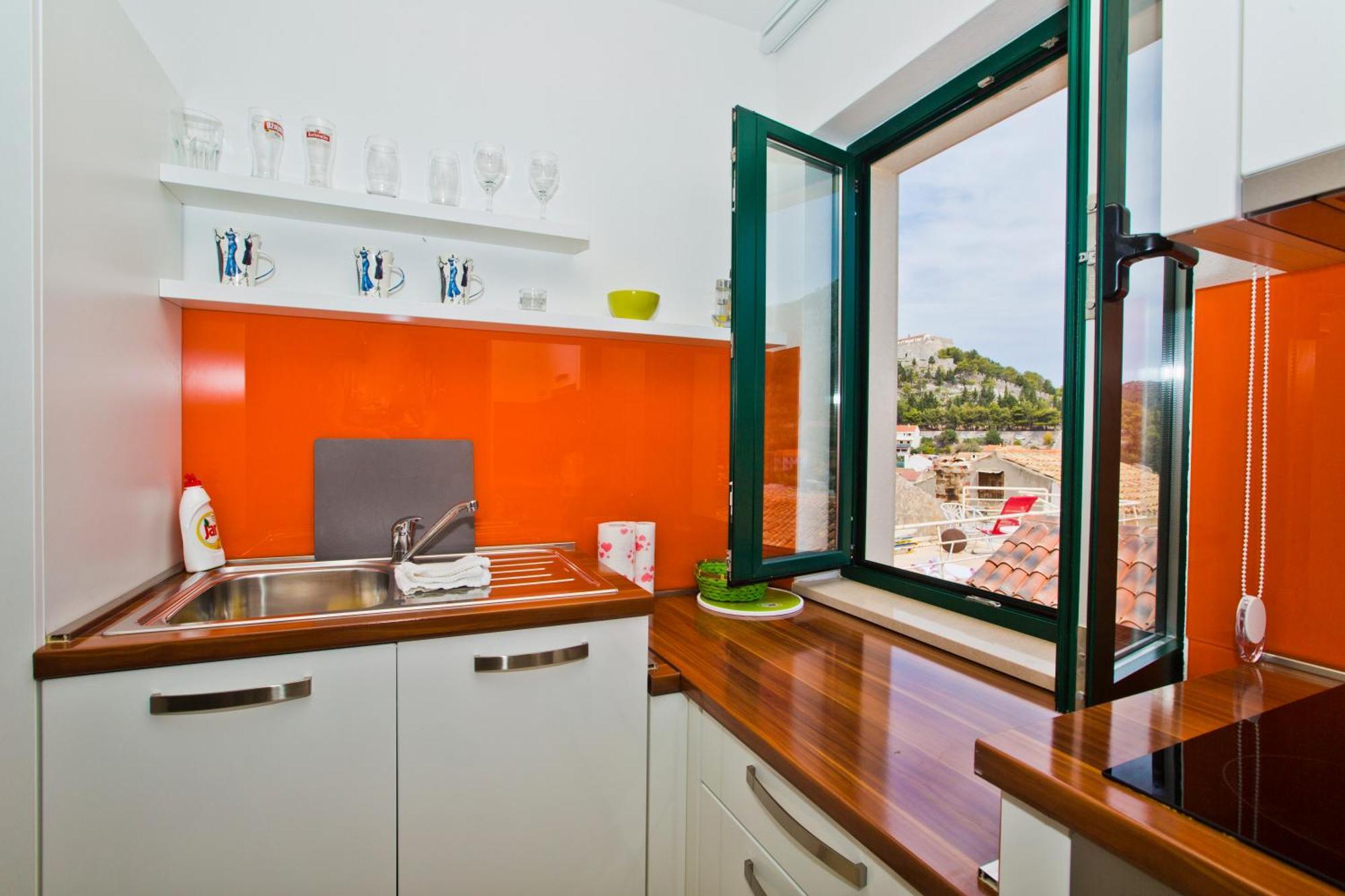 Apartman Ante 1 *